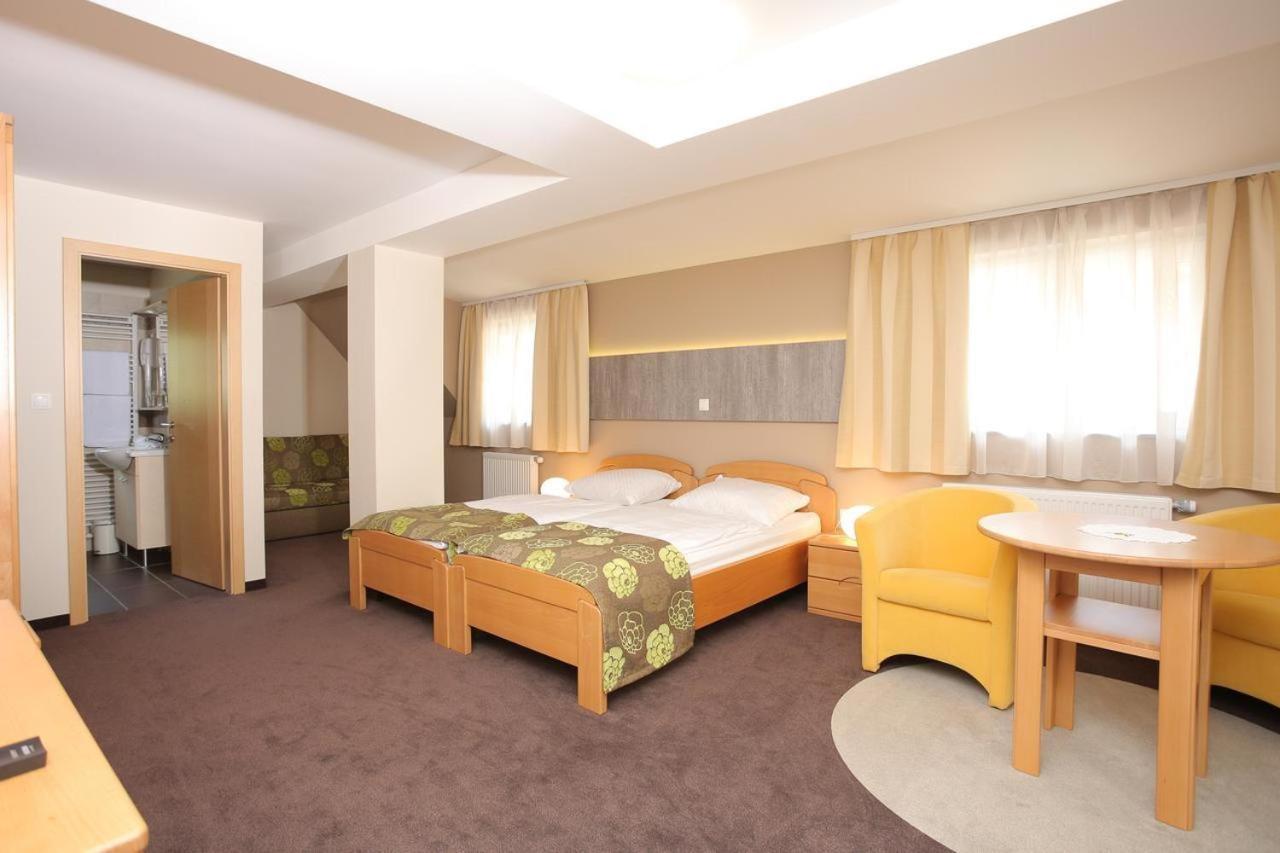 Vila Sofia Tržič Esterno foto